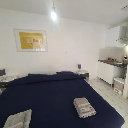 Daire Proche Et Port De *