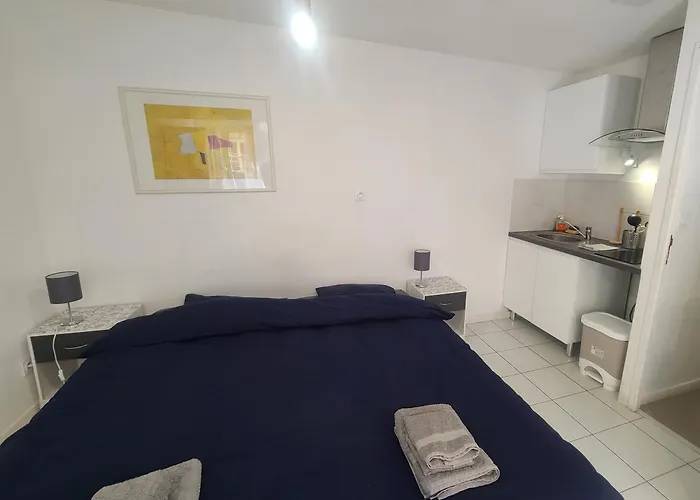 Apartment Proche Et Port De *